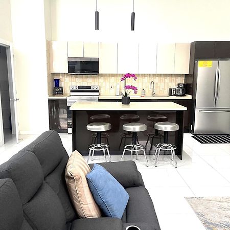 Luxury 2 Bed Apartment In كينغستون المظهر الخارجي الصورة