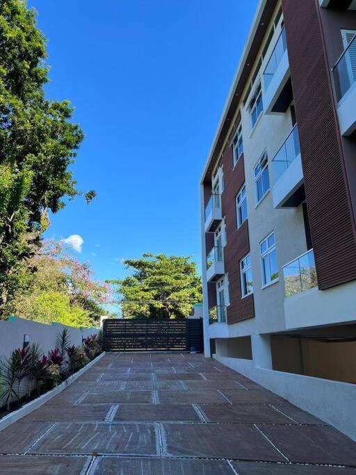 Luxury 2 Bed Apartment In كينغستون المظهر الخارجي الصورة