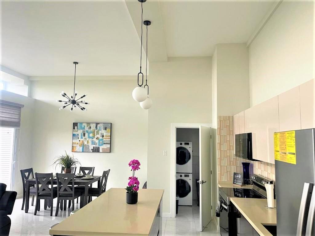Luxury 2 Bed Apartment In كينغستون المظهر الخارجي الصورة