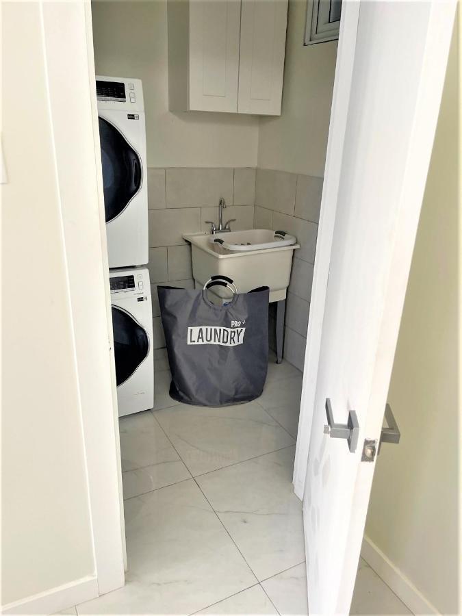 Luxury 2 Bed Apartment In كينغستون المظهر الخارجي الصورة