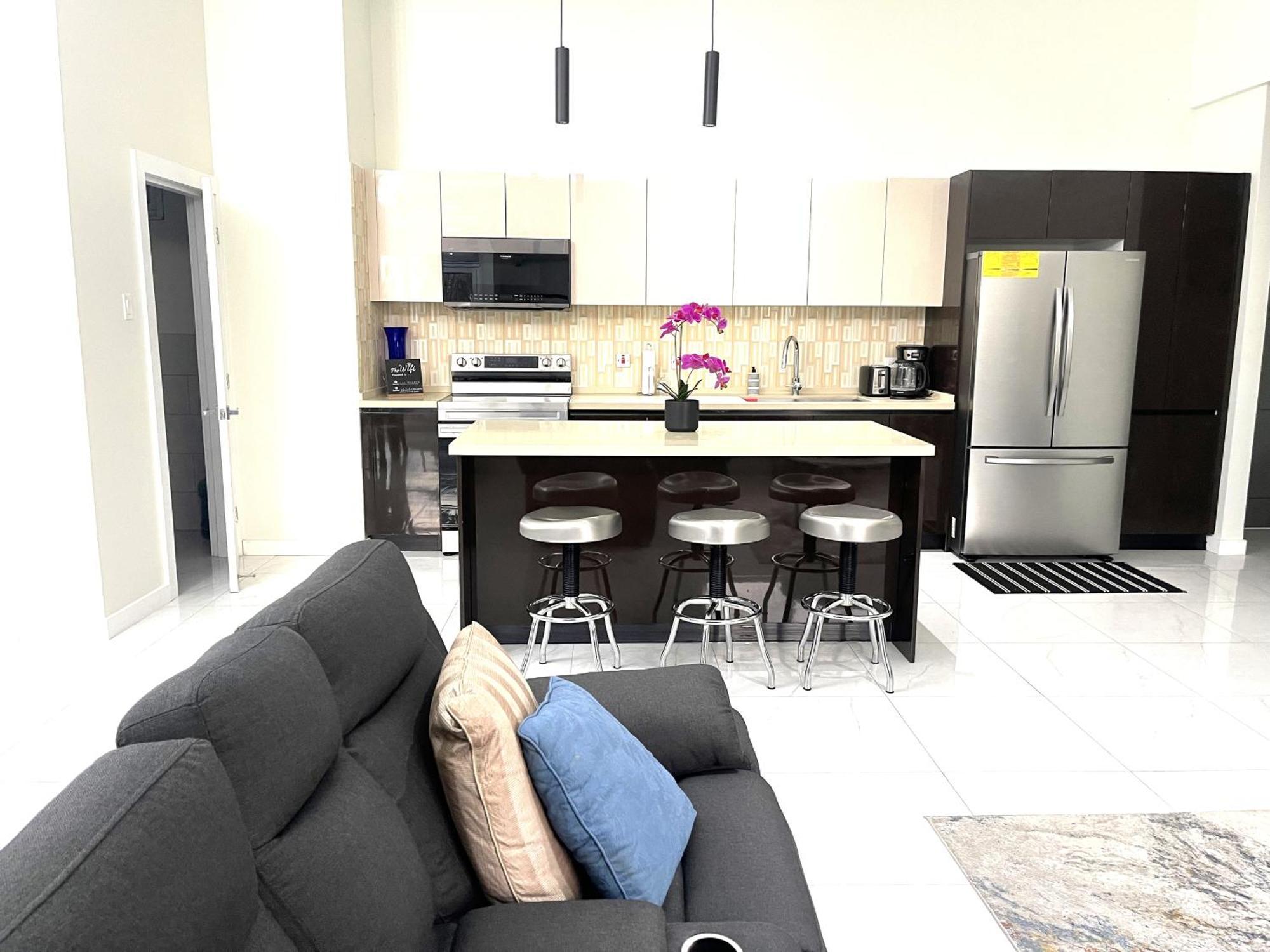 Luxury 2 Bed Apartment In كينغستون المظهر الخارجي الصورة